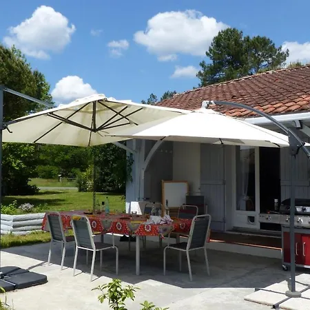 Les Rouges Gorges Couette-café 3*