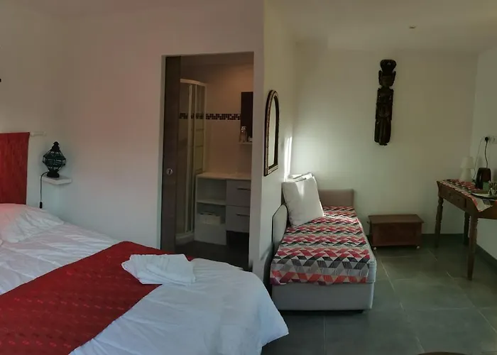 Les Rouges Gorges Alojamento de Acomodação e Pequeno-almoço Lugos